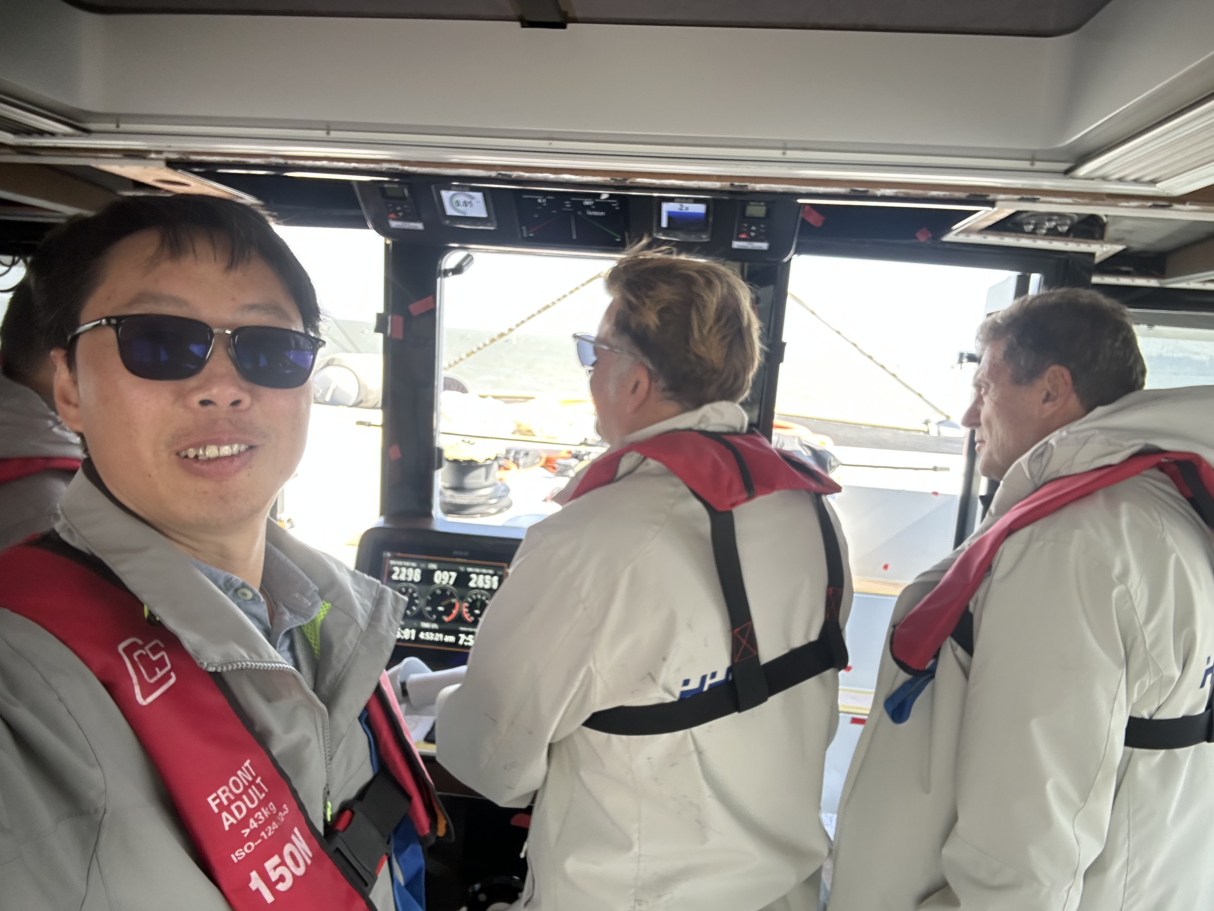 哈德森(sēn)遊艇-B＆G導航系統＆Dockmate遙控泊船(chuán)